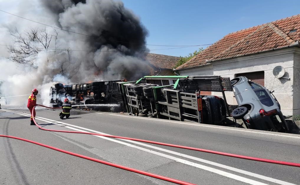 Accident rutier urmat de incendiu violent în localitatea Gotatea