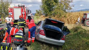 Grav accident rutier între Hațeg și Totești