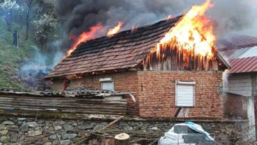 Incendiu la o casă din localitatea Balomir