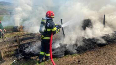 Incendiu puternic la un saivan din localitatea Mărtinești